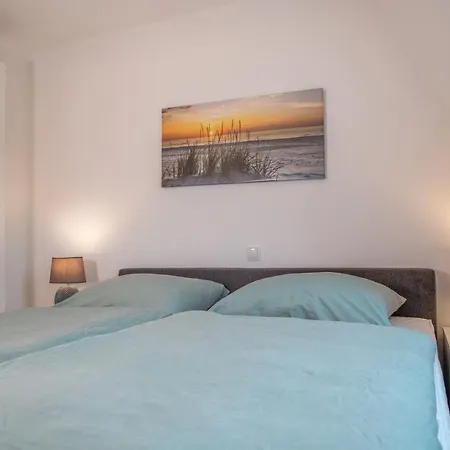 Ferienhaus 50065 Deichkajüte 1 *